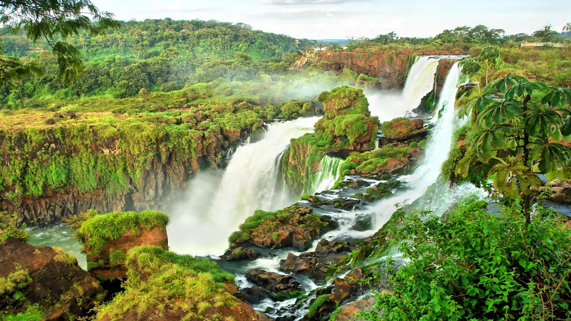 Paisajes, historia y biodiversidad en un destino único